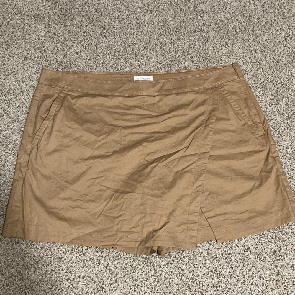 NWT Liz Claiborne skort